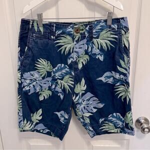 American Eagle Weekend Khaki Shorts size 30